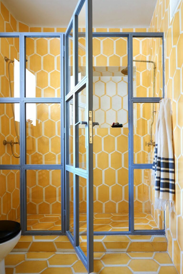 30 Memorable Yellow Bathroom Designs for Your Future House