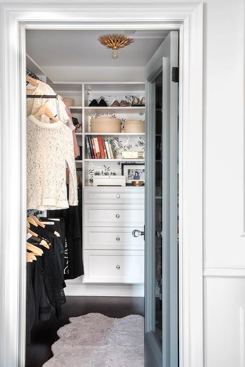 Cozy simple Efficient Walk In Closet ideas