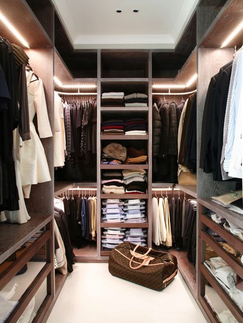 Luxury simple Walk In Closet