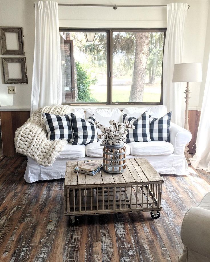 living room farmhouse decor