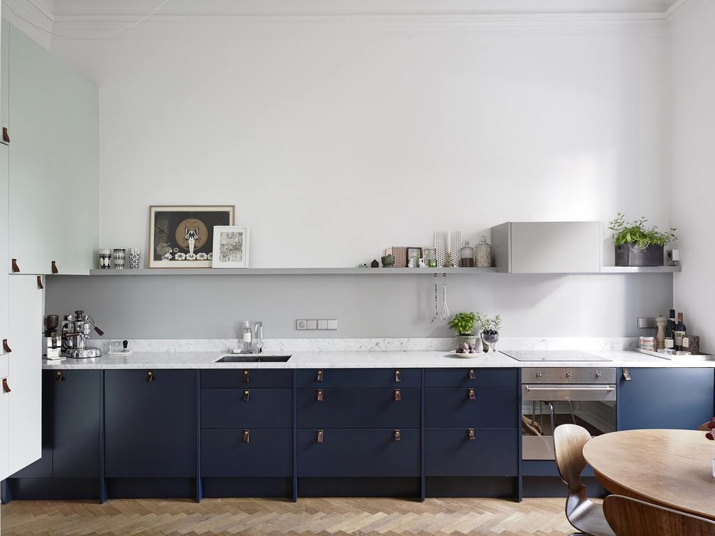 Cabinet Kitchen for simple Spaces