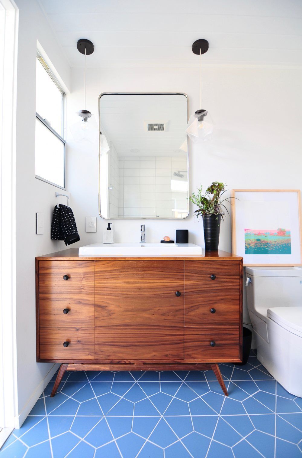 30 Awesome Mid Century modern bathroom Ideas you should ...