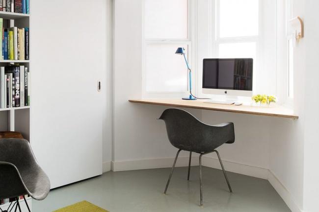 desks for small spaces amazon