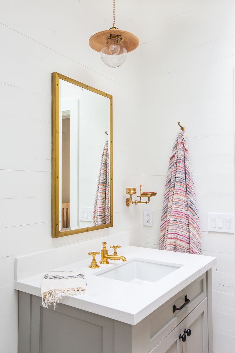 farmhouse bathroom basin