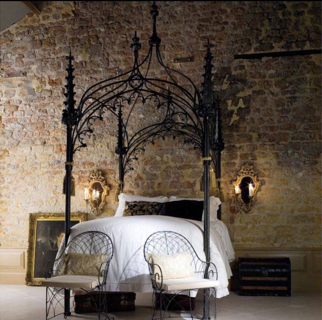 25 Inspiring Gothic Bedroom Idea To Try For The Next Halloween   Gothic Black Bedroom Sets 