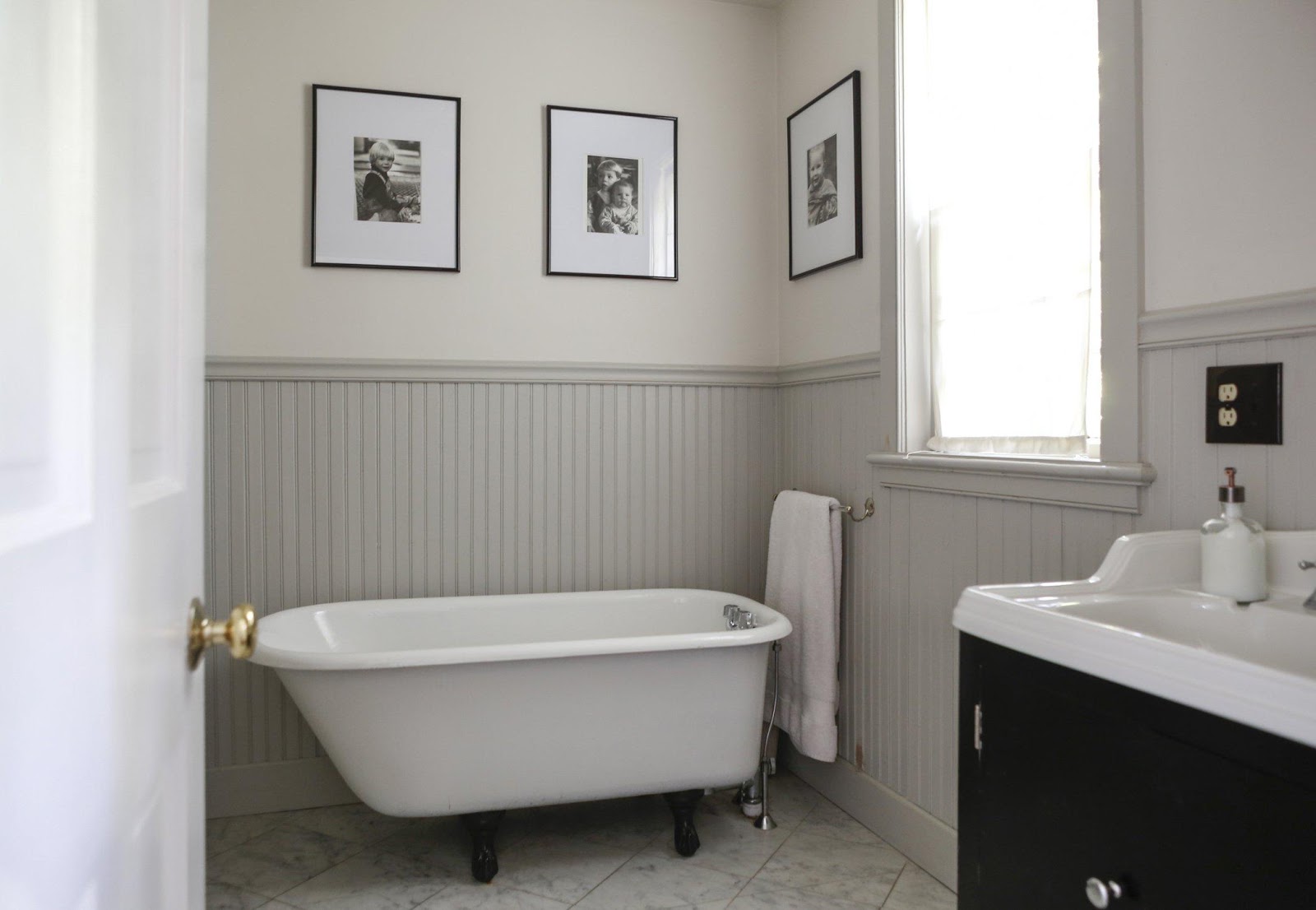 27 Incredible Wainscoting Bathroom Ideas for Every Need