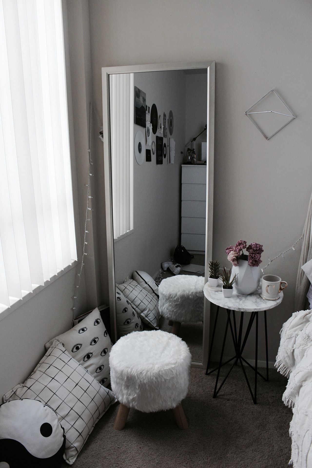 simple aesthetic room decor