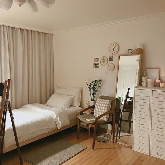 aesthetic bedroom with fairy lights