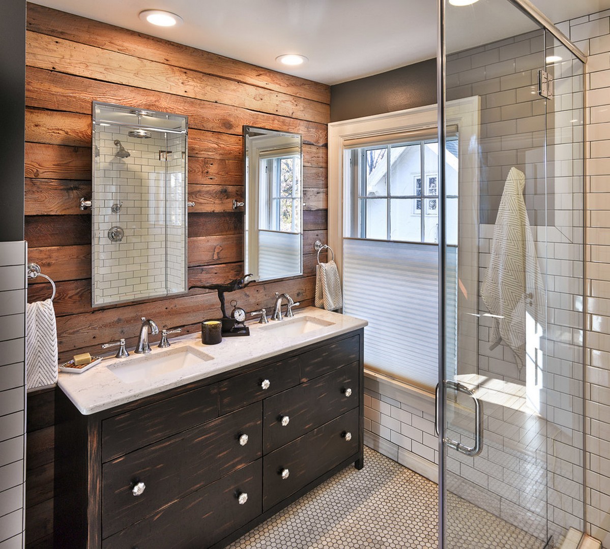 marble bathroom hamptons