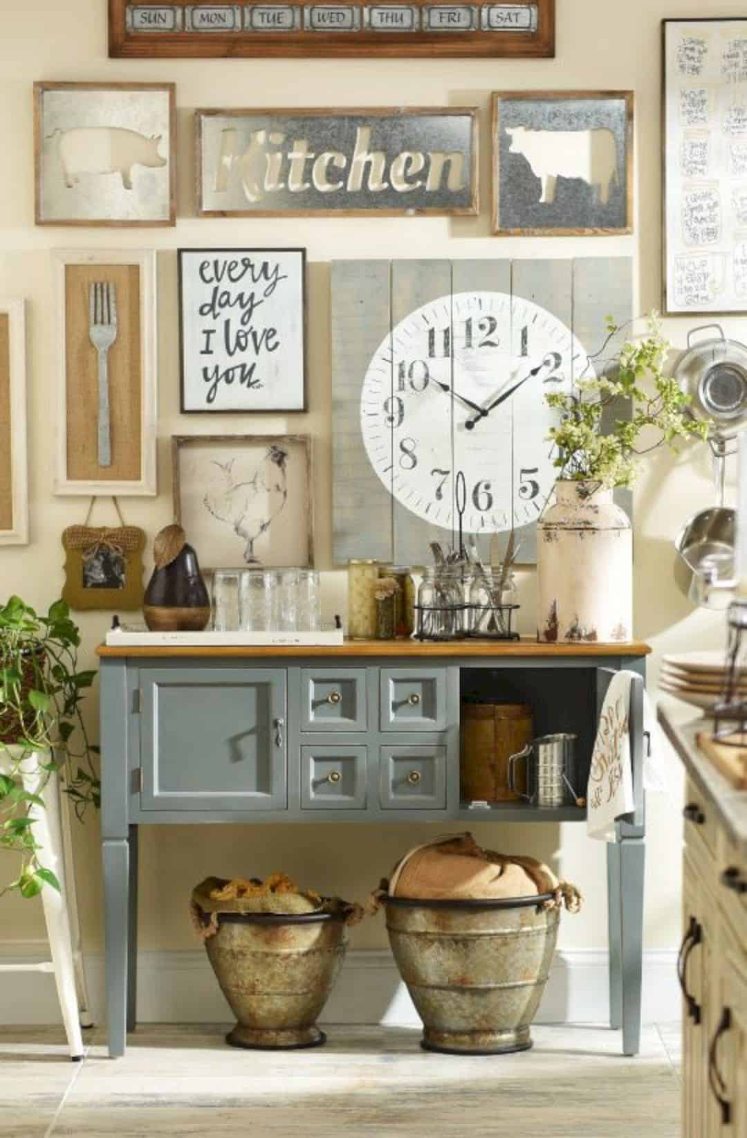 kitchen nook wall decor