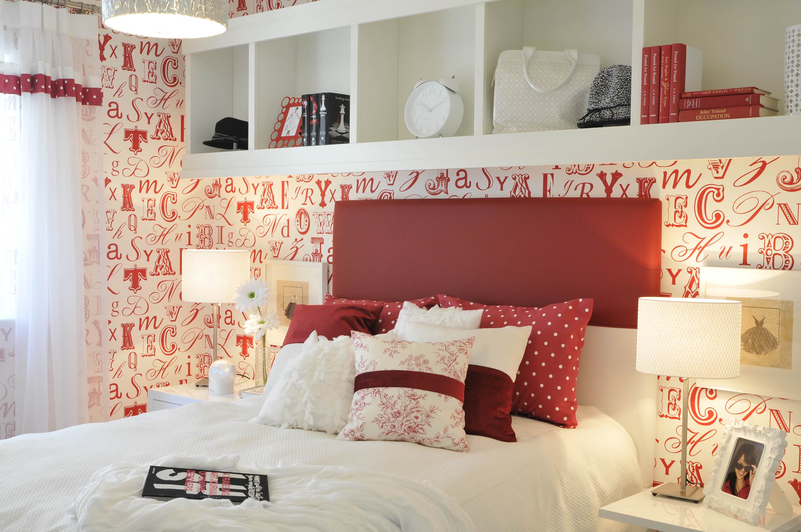 red bedroom master