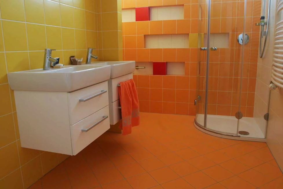 Bathroom with Geometric Patterns