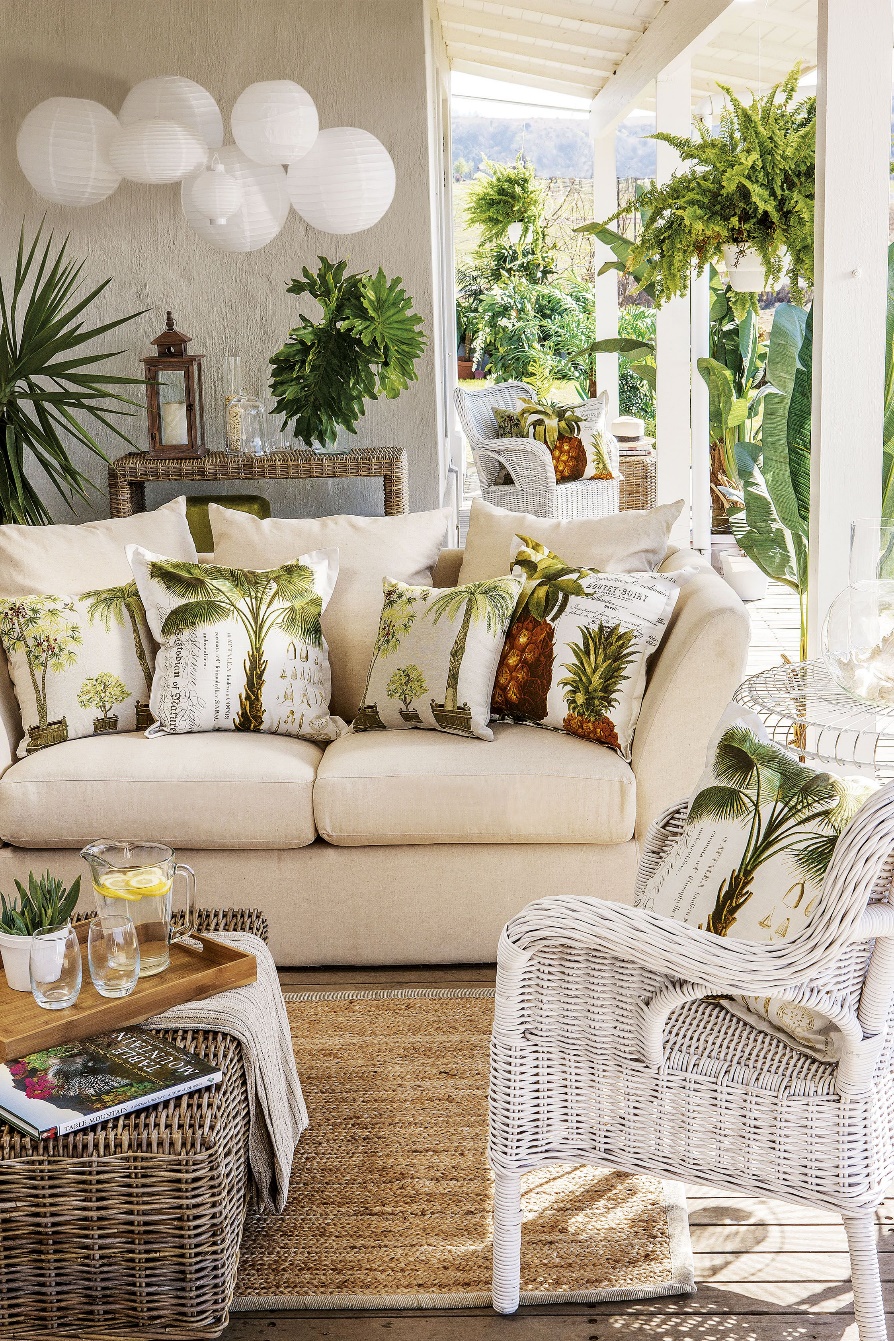 25+ Inspiring Tropical Living Room Ideas for This Summer