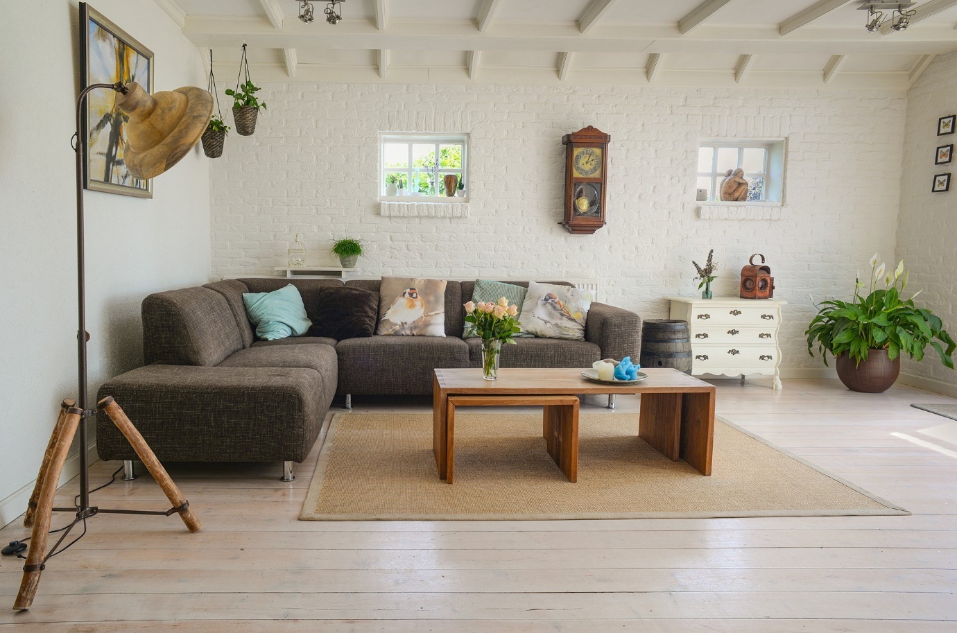 Large rustic style living room