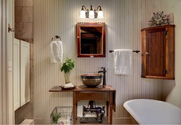 Bathroom and Wooden Accessories