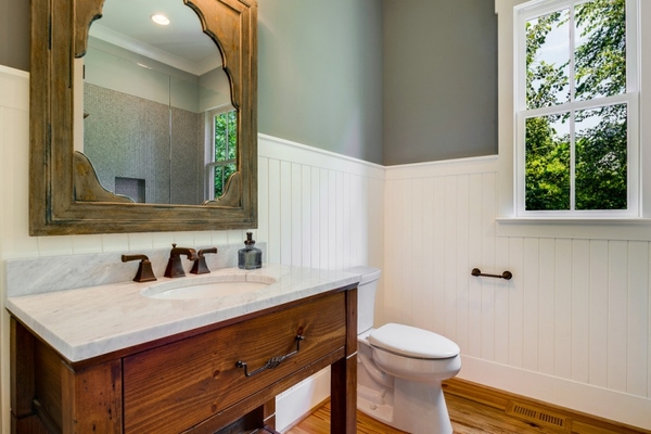 Farmhouse Bathroom